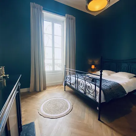 Le Questel In The Heart Of The With * Nimes