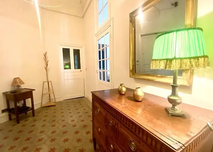 Appartement Le Questel Au Cœur De La Cité Romaine Avec Clim Nîmes