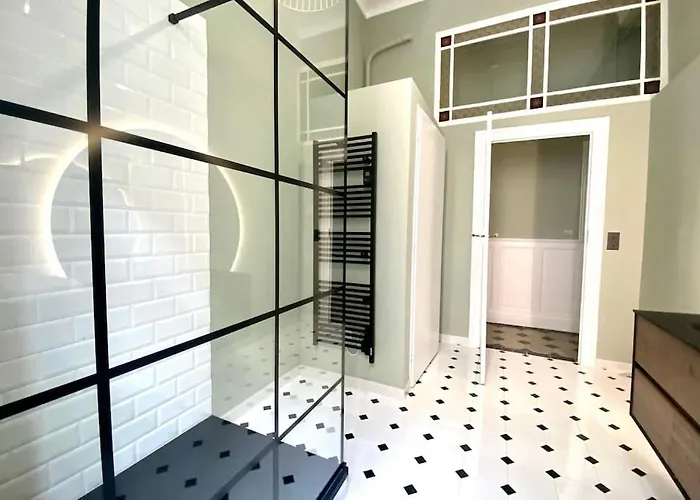 Appartement Le Questel Au Cœur De La Cité Romaine Avec Clim *