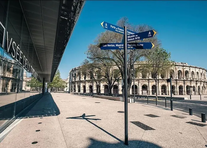 Le Questel Au Cœur De La Cité Romaine Avec Clim Nîmes