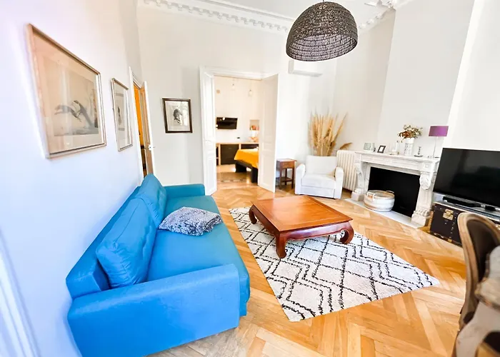 Appartement Le Questel Au Cœur De La Cité Romaine Avec Clim Nîmes