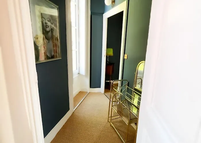 Appartement Le Questel Au Cœur De La Cité Romaine Avec Clim