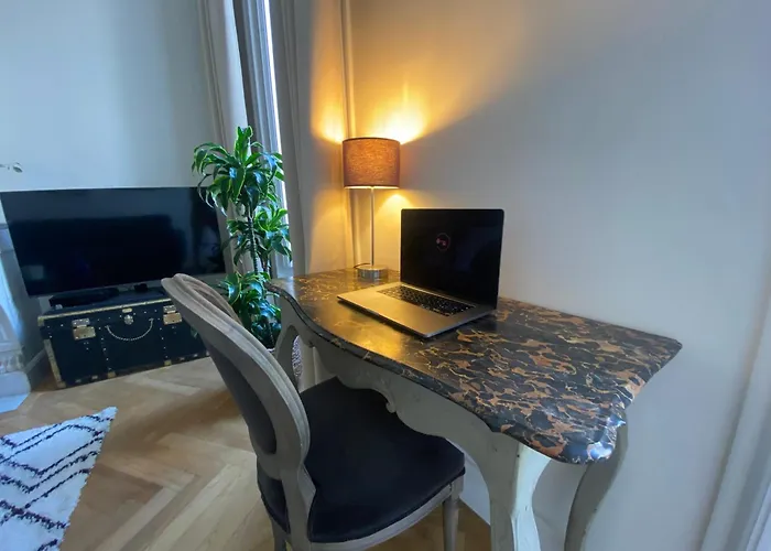 Appartement Le Questel Au Cœur De La Cité Romaine Avec Clim Nîmes