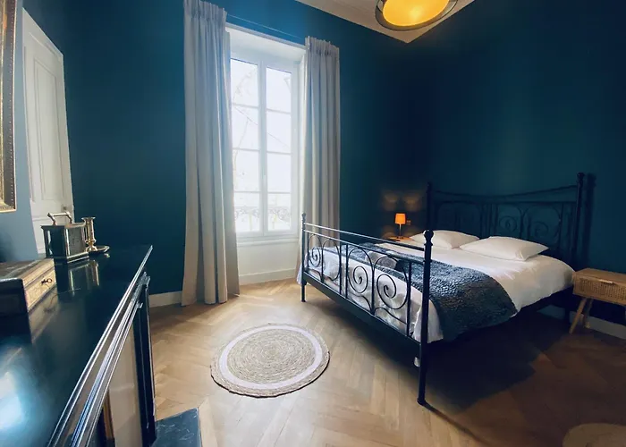 Le Questel Au Cœur De La Cité Romaine Avec Clim * Nîmes