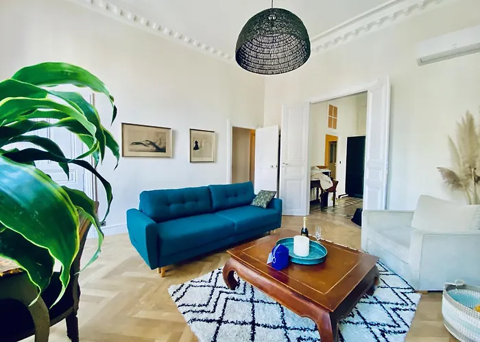 Le Questel Au Cœur De La Cité Romaine Avec Clim Appartement Nîmes